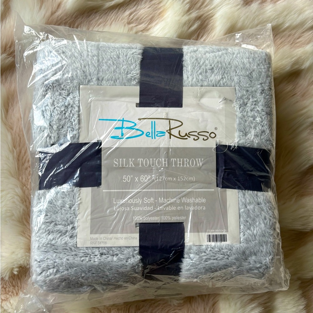 Bella Russo NWT Silk Touch Throw 50 x 60